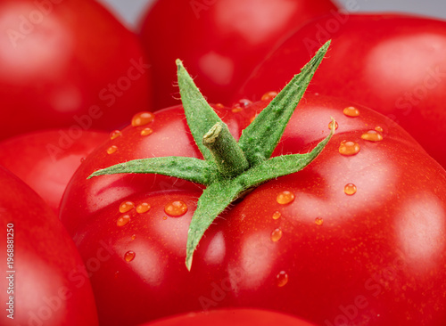 Konstfotografi Macro close up photo of ripe tomatoes with water drops