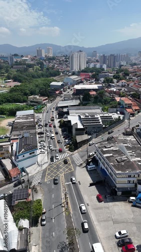 Vista aérea do bairro Mogi Moderno em Mogi das Cruzes com destaque para área residencial, prédios e ruas organizadas no cenário urbano do Alto Tietê