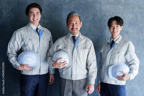 Wallpaper Mural エンジニア　作業員　ポートレート Torontodigital.ca