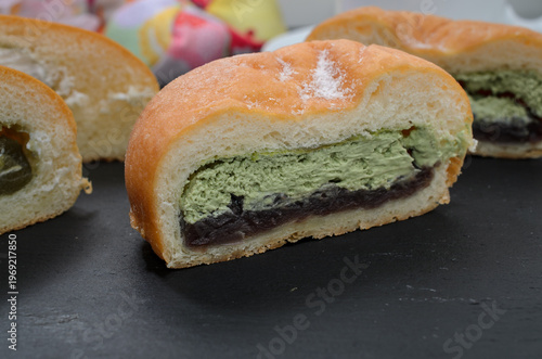 花見のおやつに抹茶ドーナツ