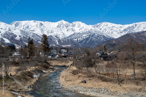 白馬村から望む冬の北アルプス