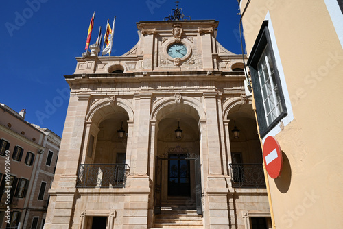 Fotografi Entrée de l'hôtel de ville de Mahon sur l'île de Minorque