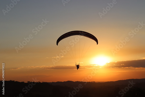 Não fazemos apenas uma foto com uma câmera. Nós trazemos para o ato de fotografar todas as imagens que vimos, os livros que lemos, as músicas que ouvimos, as pessoas que amamos.