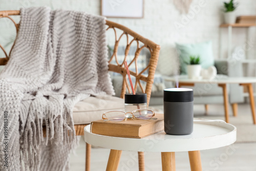 Air humidifier with book an...