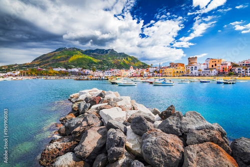 Foto Ischia, Italy. Forio di Ischia, Phlegraean Islands in Campania.