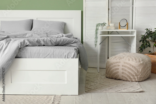 Big comfortable bed, bedsid...