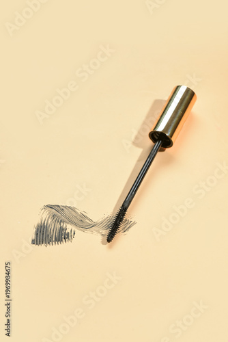 Black mascara brush with sa...