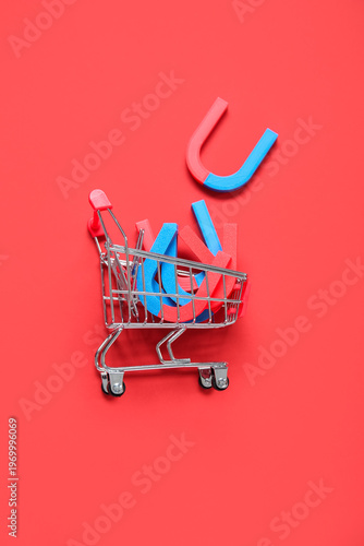 Mini trolley with magnets o...
