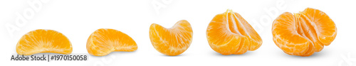Foto Peeled mandarin, orange, clementine or tangerine slices isolated