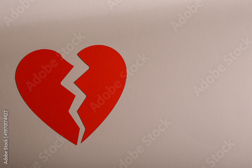 Symbolic image of a broken ...