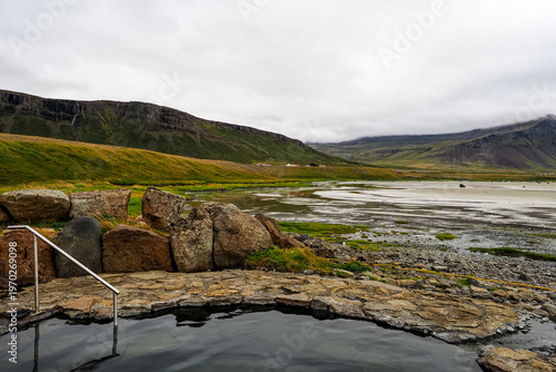 Schilderij op canvas Wild Icelandic landscape