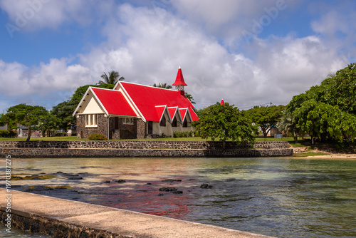 Foto Exposure of on of the most renowned churches in Mauritius is the Notre Dame Auxi