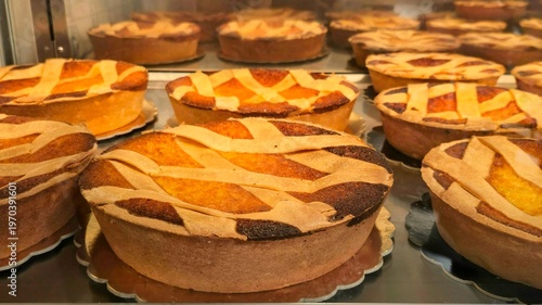 Obraz na plátne Italian pastiera napoletana on bakery display traditional Easter dessert in shop