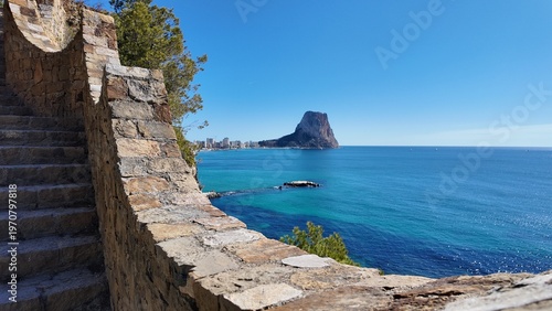 Obraz na płótnie Calpe, Peñon de Ifach, Alicante, playa de Calpe con su impresionante peñon de If