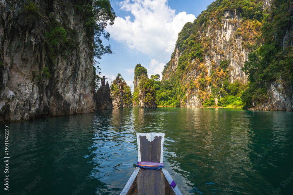 Fototapeta premium tropical islands on boat trip in khao sok national park in thailand
