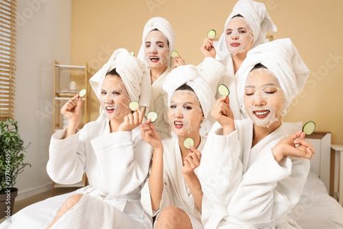 Group of young women with f...
