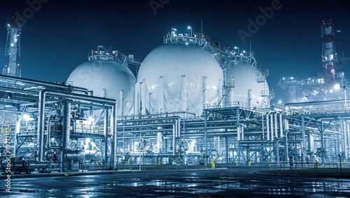 LNG Gas Processing Terminal with Spherical Storage Tanks and Pipelines