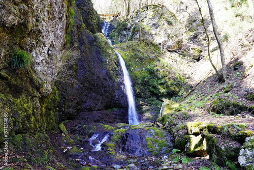 Wallpaper Mural 奈良県　川上村　大天井滝 Torontodigital.ca