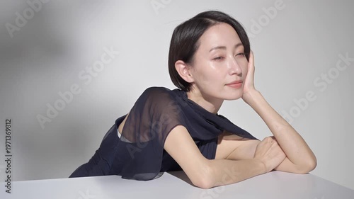 ミドル女性のビューティーイメージ