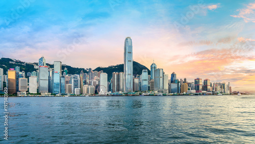 Canvas Print Scenic of Victoria harbor and Hong Kong city at sunset.