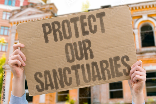 Foto "Protect Our Sanctuaries" Communities actively work to protect their sanctuaries from arson, vandalism, and threats