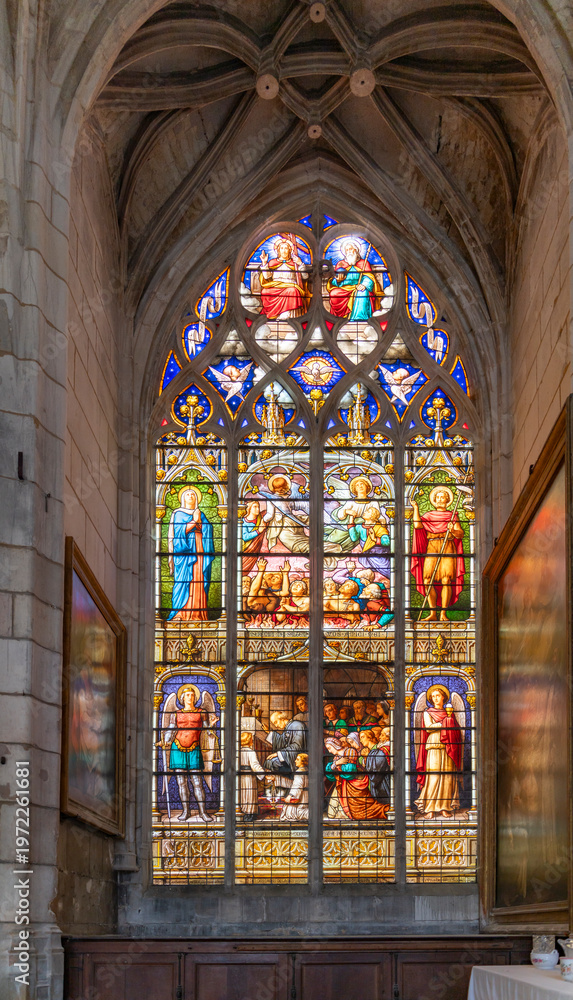 Fototapeta premium Colorful church window