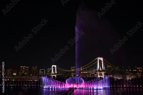 東京都　お台場海浜公園の噴水ショー　アクアシンフォニー