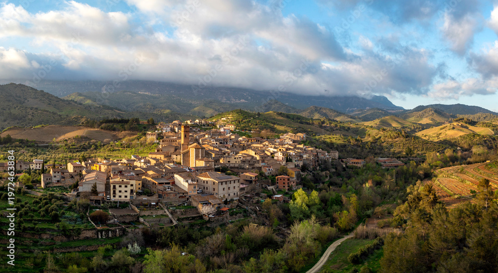 Obraz premium Poboleda is a medieval town overlooking the Montsant mountain range in the Priorat region, Tarragona province, Catalonia, Spain