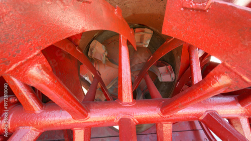 雪国で待機中の除雪車のロータリー