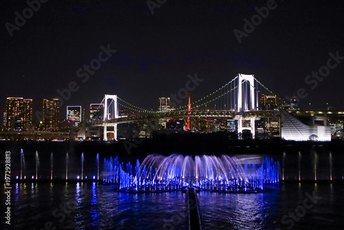 東京都　お台場海浜公園の噴水ショー　アクアシンフォニー