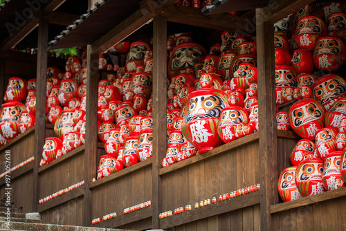 勝尾寺の勝ちダルマ