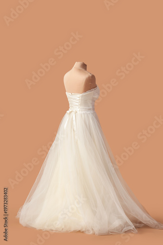 Mannequin with wedding dres...