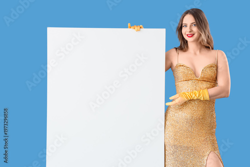 Beautiful woman with blank ...