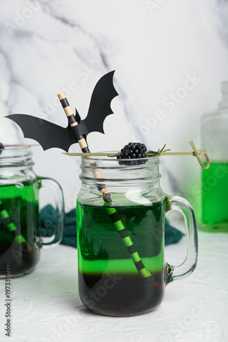Mason jar of delicious gree...
