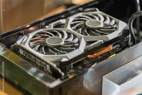 Foto Close up of a dusty graphics card in a black container