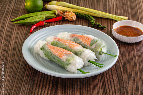 Foto Vietnamese spring roll with prawn