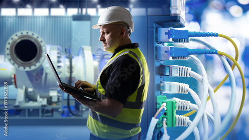 Φωτογραφία Industrial networking, equipment maintenance