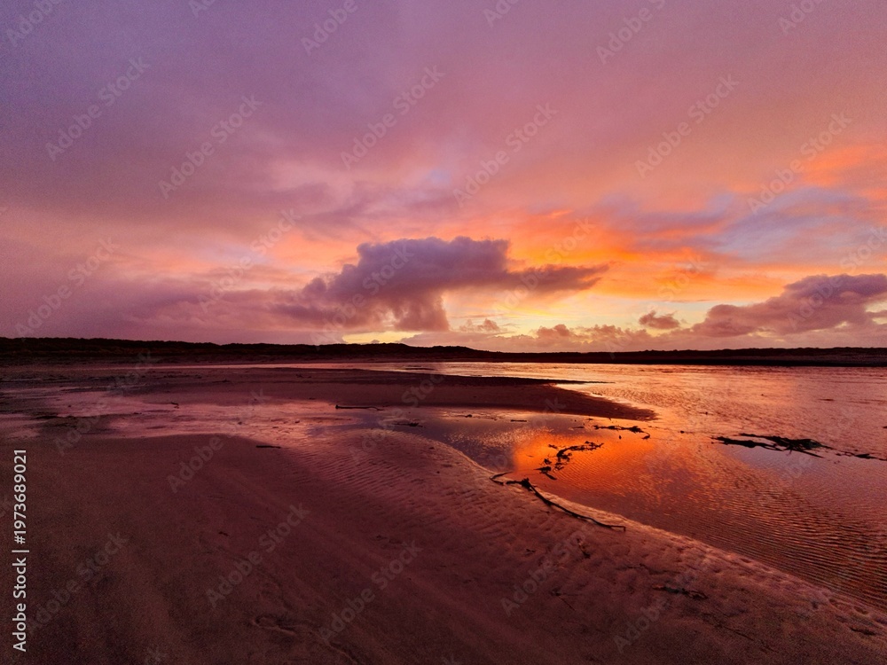 Obraz premium Sunset at Howmore Estuary