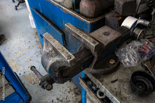 Photography bench heavy duty vice