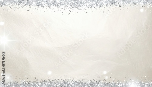 Eleganter cremefarbener Hintergrund mit funkelndem silbernem Glitzerrahmen und festlichen Lichteffekten für luxuriöse Anlässe.
