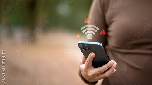 Fotografía Weak WiFi Signal and Network Connection Problem on Smartphone with Warning Icons