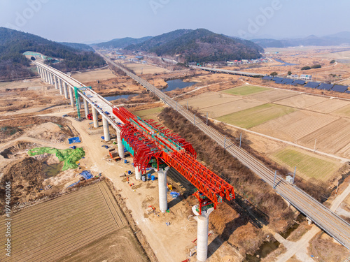 거더공법으로 호남고속철도를 만드는 공사현장