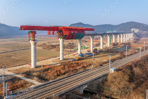 거더공법으로 호남고속철도를 만드는 공사현장