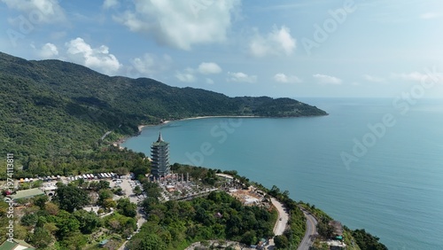 Cuadro en lienzo Linh Ung Pagoda, Son Tra Peninsula, Da Nang, Vietnam – 4K aerial drone footage of Buddhist temple, Lady Buddha statue, coastal mountains, tropical bay