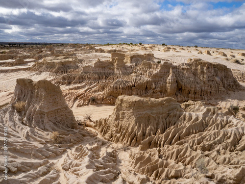 Canvas-taulu Erosion  - Walls of Chins at Mungo National Park