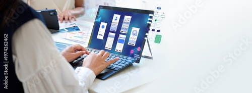 Фотография graphic Designer using artificial intelligence with prompt tools as developer im