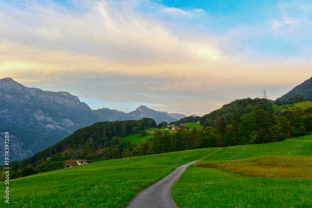 Fototapeta premium Quarten am Walensee im Kanton St. Gallen, Schweiz
