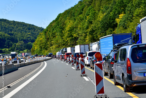 Stau auf der A3 zwischen Weibersbrunn und Bessenbach/Waldaschaff in Fahrtrichtung Frankfurt	
