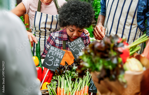 Photography Family at farmers market stall