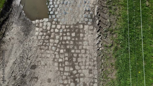 Le secteur pavés du moulin de Vertain dans la course cycliste Paris - Roubaix